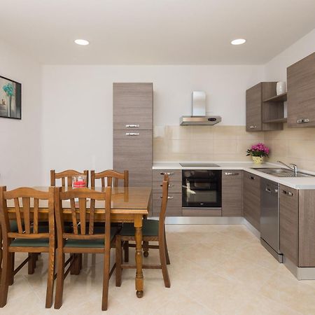 Sandy Beach Apartment Omiš Kültér fotó