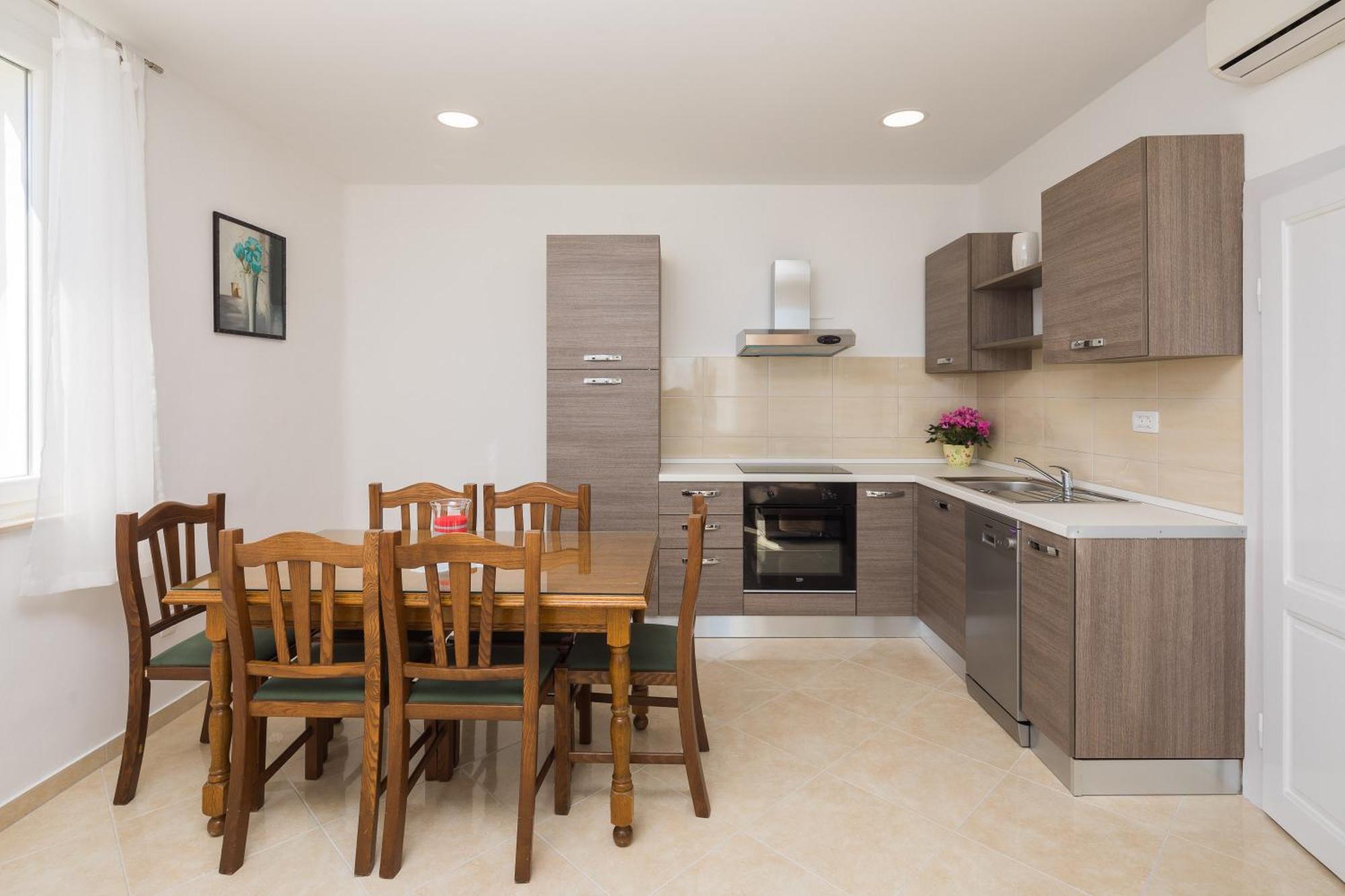 Sandy Beach Apartment Omiš Kültér fotó