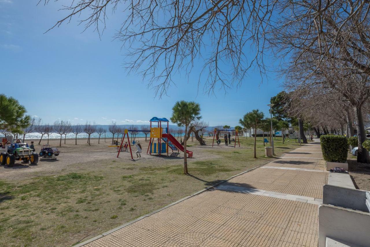 Sandy Beach Apartment Omiš Kültér fotó